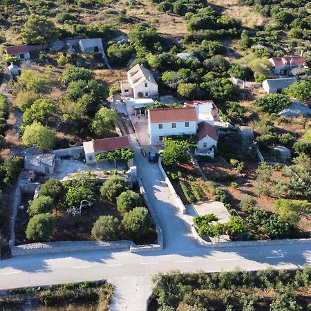 Apartmani Betini Komiza Bagian luar foto