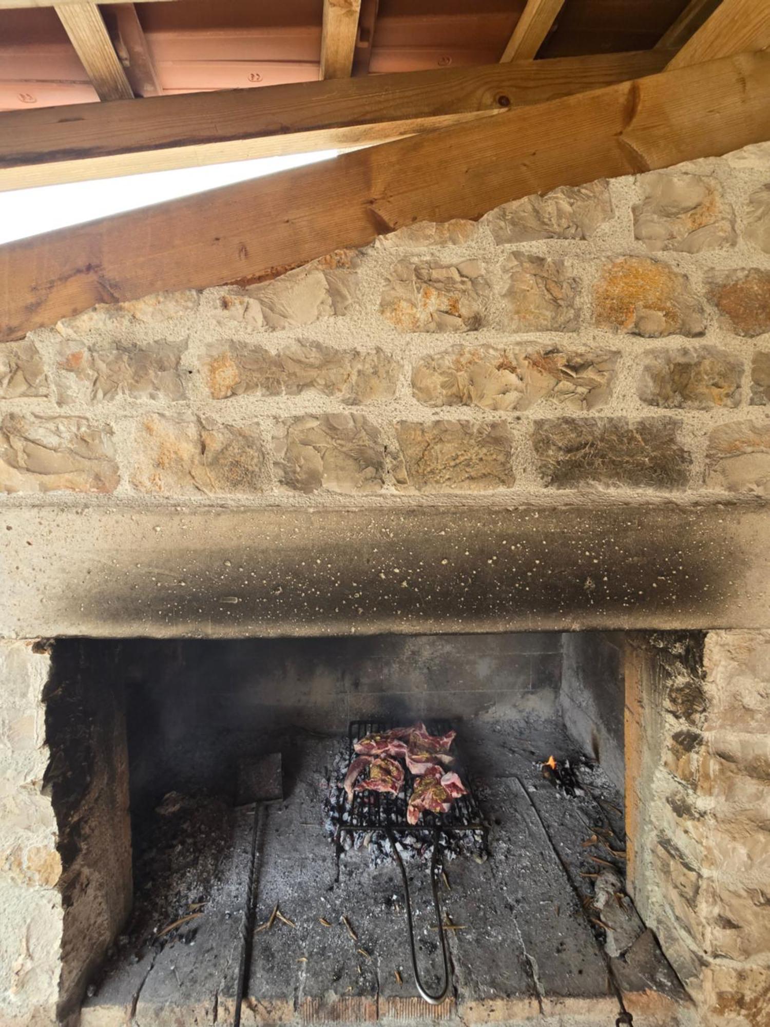 Apartmani Betini Komiza Bagian luar foto