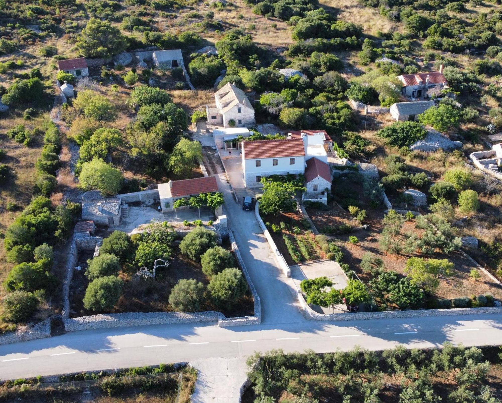 Apartmani Betini Komiza Bagian luar foto