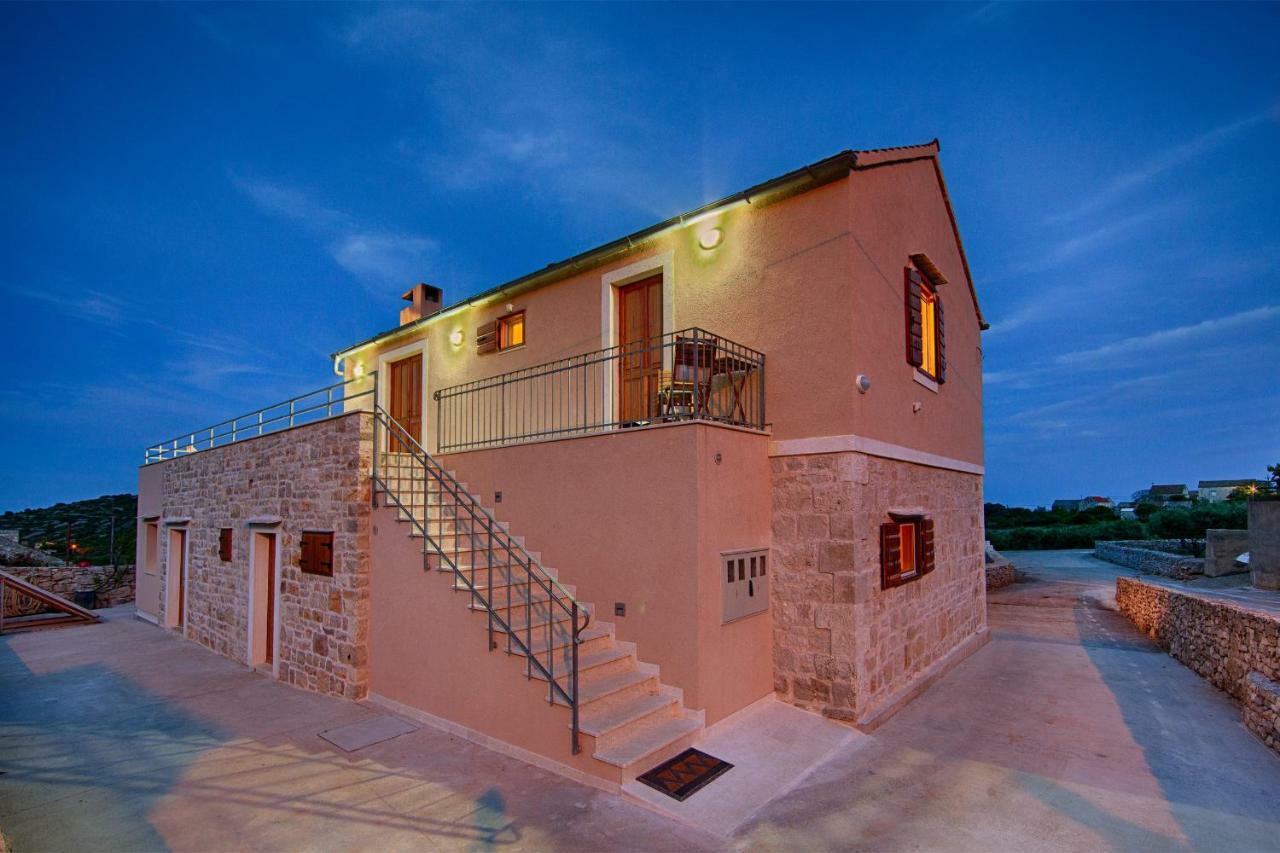 Apartmani Betini Komiza Bagian luar foto