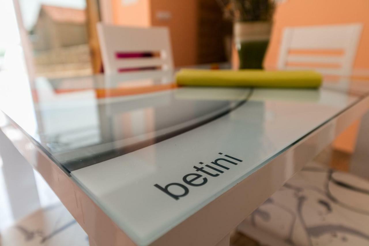 Apartmani Betini Komiza Bagian luar foto