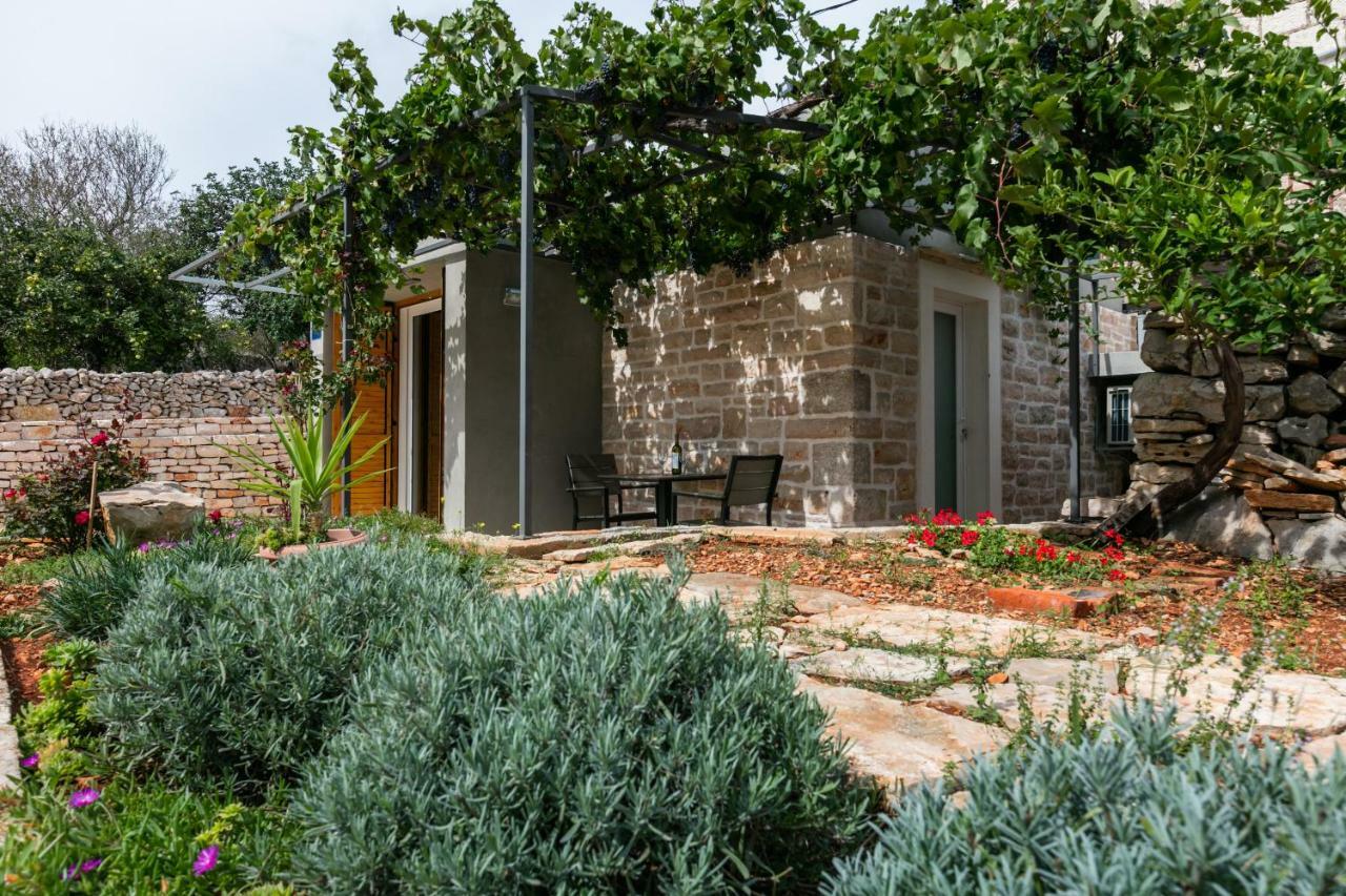 Apartmani Betini Komiza Bagian luar foto