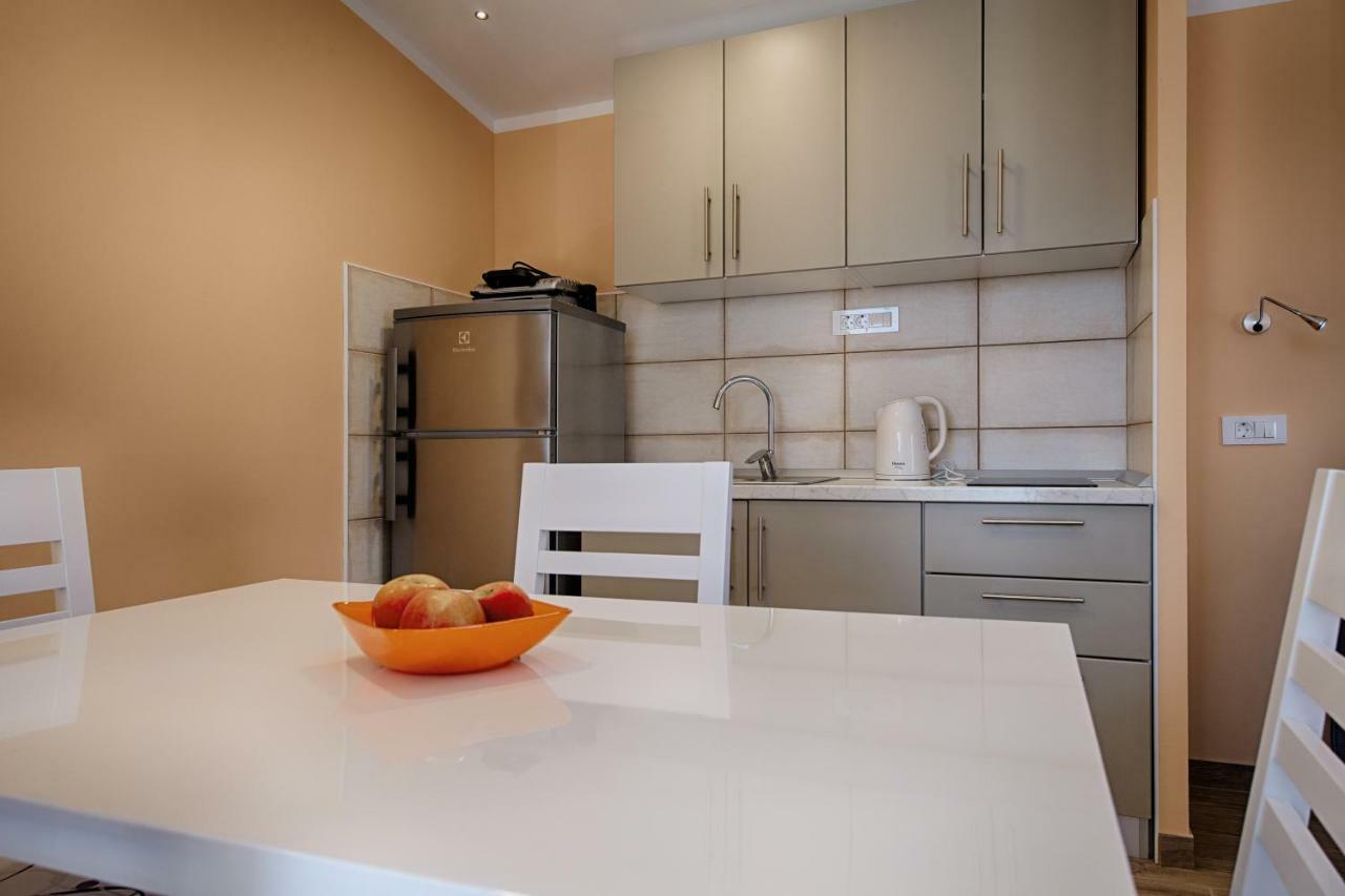 Apartmani Betini Komiza Bagian luar foto