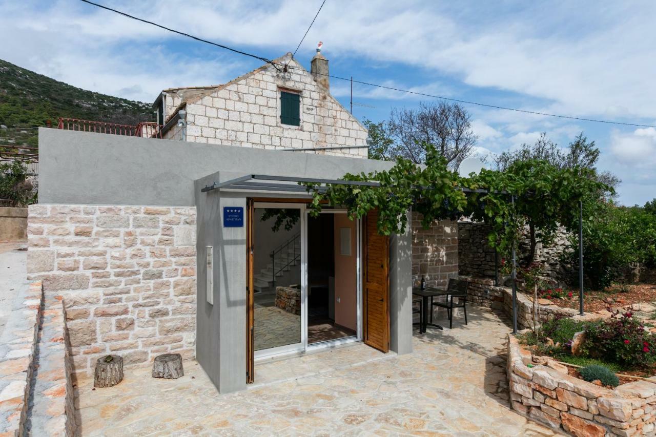 Apartmani Betini Komiza Bagian luar foto